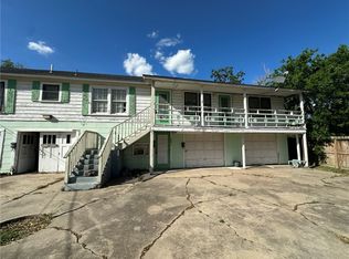 214 1/2 W Heard St #C, Refugio, TX 78377