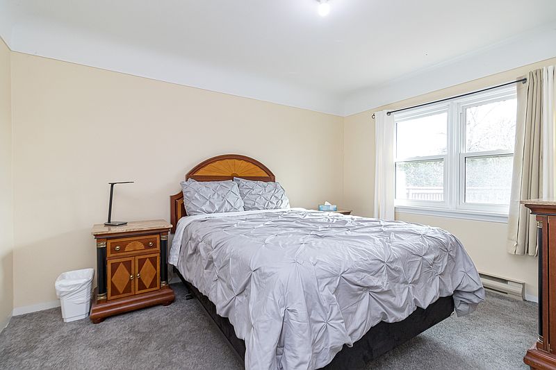 Saanich House for rent - 3 Bedrooms — photo 25
