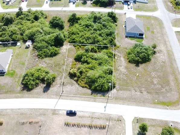 3004 Iris Cir, Labelle, FL 33935