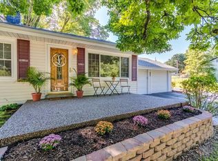 448 Bush Dr, Ballwin, MO 63021