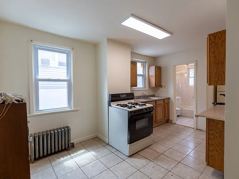 203 Hamilton St — Photo 4