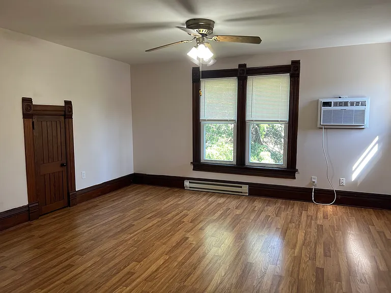 711 N Court St #B — Photo 6