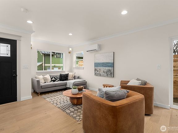 5th image of 2330 17th Avenue S