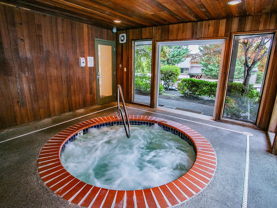 Indoor Year Round Spa/ Hot Tub