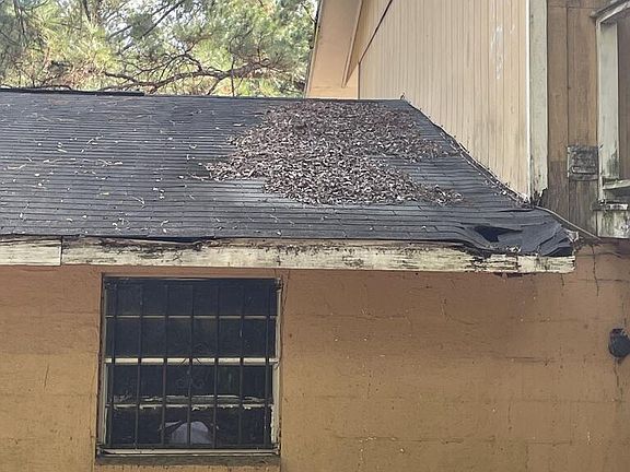3rd image of 613 Cochran Ave