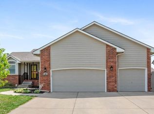 10513 W Atlanta Cir, Wichita, KS 67215