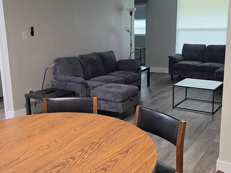 3616 W D Judge Dr — Photo 3