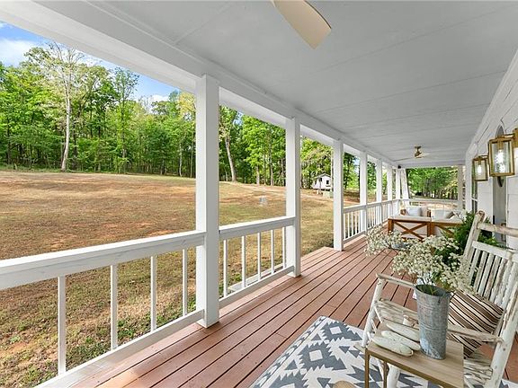 2nd image of 1407 Dixon Bridge Rd