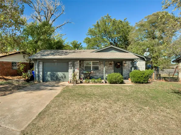 9813 NE 7th St, Midwest City, OK 73130