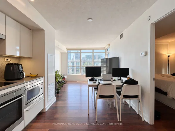 80 Queens Wharf Rd, Toronto, ON