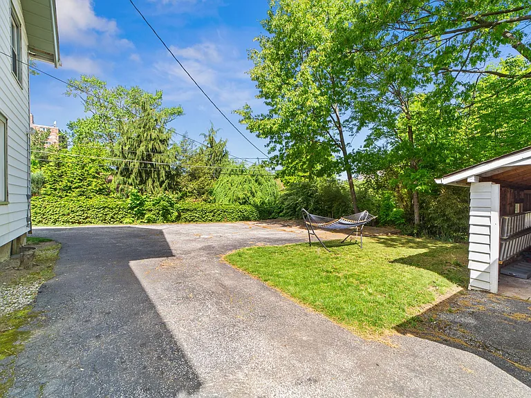 1638 Mars Ave #UP — Photo 13
