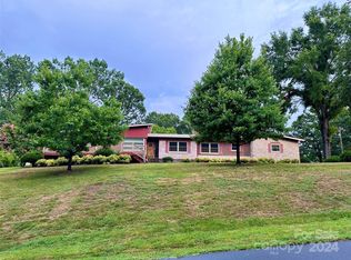 137 Brooklain Dr, Charlotte, NC 28214