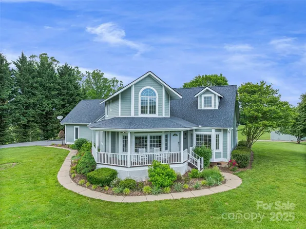 55 Plantation Dr, Asheville, NC 28806