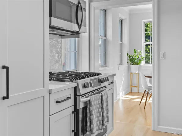 16 N Chatsworth Avenue #214, Larchmont, NY 10538