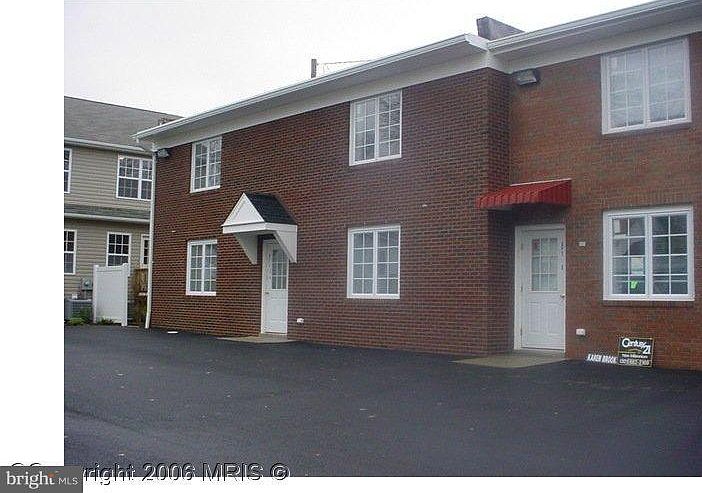 1st image of 22756 Lawrence Ave #5