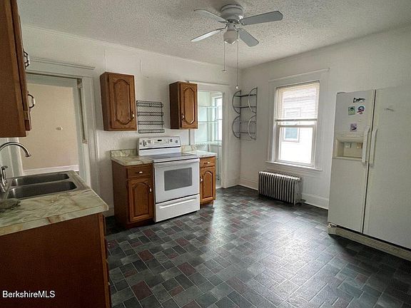 3rd image of 63 Glenwood Ave