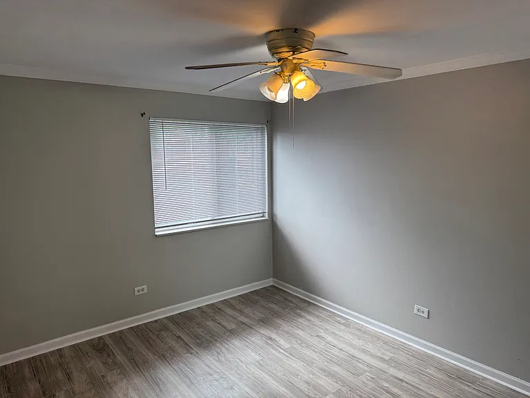 910 Beau Dr #202 — Photo 8