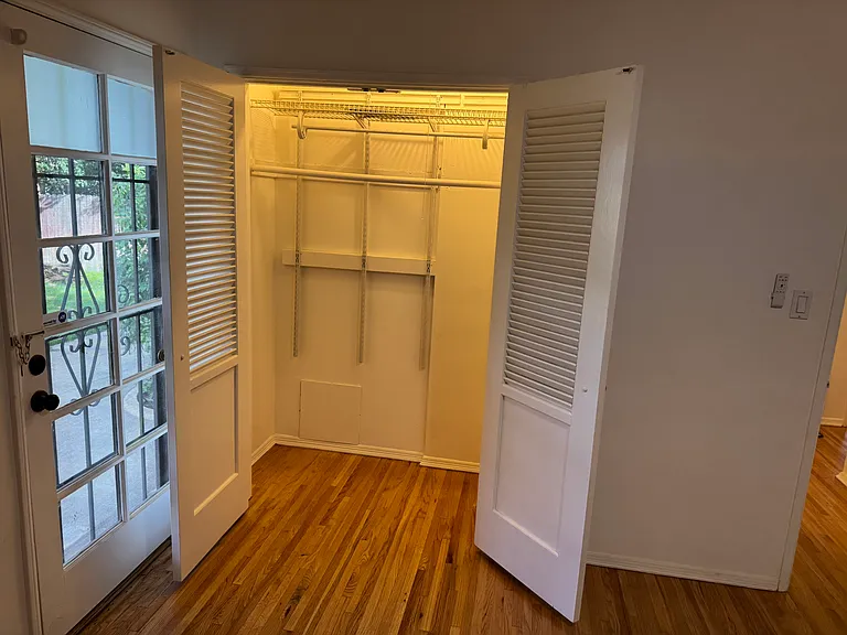 10603 Camarillo St — Photo 12