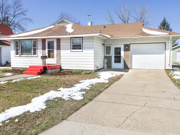 111 1st St SW, Melrose, MN 56352