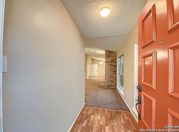 4th image of 5927 Woodridge Cv
