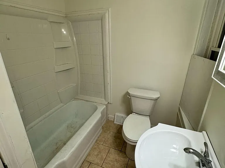 2535 S 8th St — Photo 5