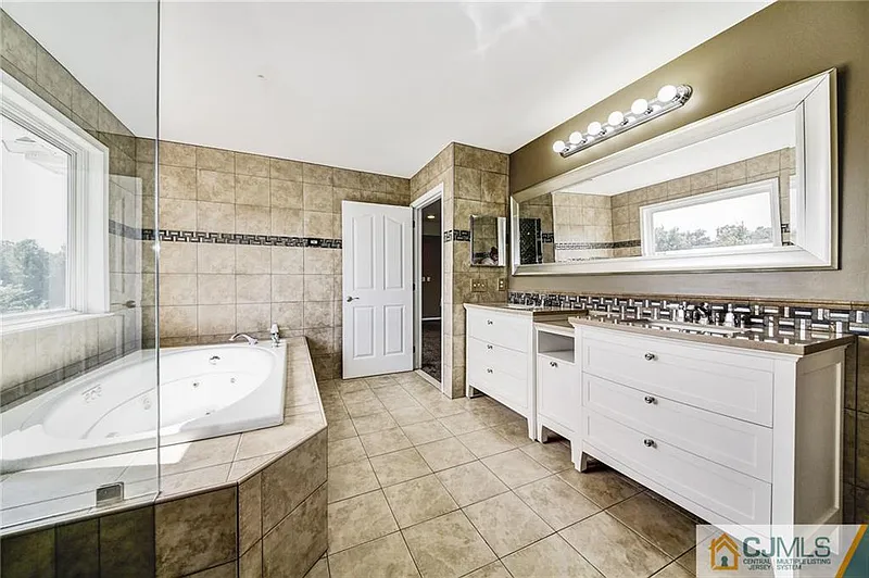 Thumbnail 14