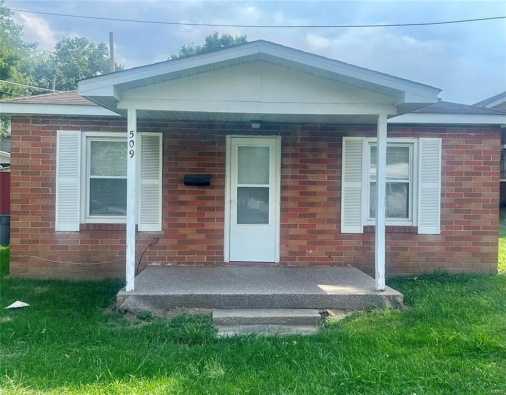 509 E Main St photo 1