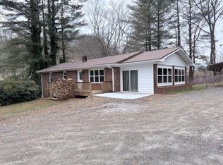 102 Ledford Chapel Rd, Hayesville, NC 28904