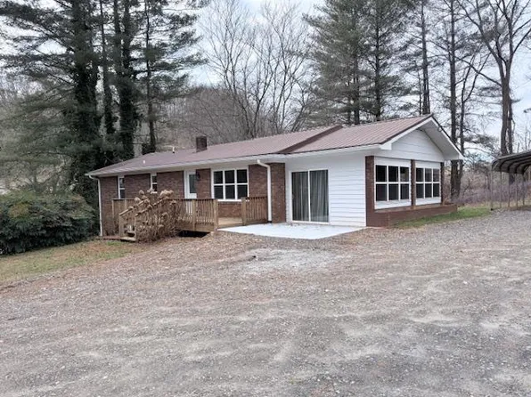 102 Ledford Chapel Rd, Hayesville, NC 28904