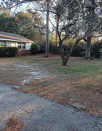 2nd image of 914 Midland Dr