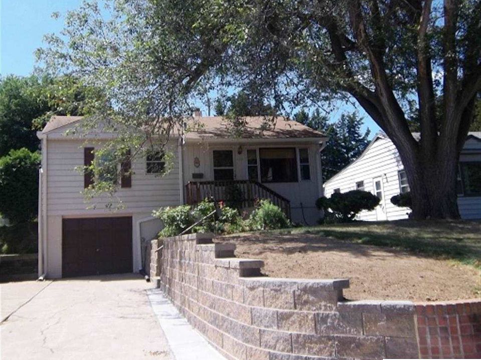 1st image of 6925 Pinkney St
