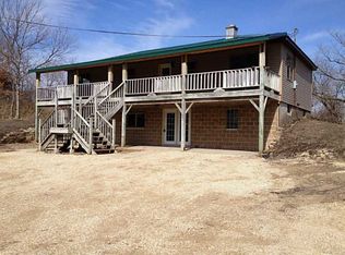 5833 Waltonian Rd, Coggon, IA 52218