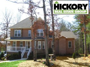 100 Buck Shoals Cir, Hudson, NC 28638