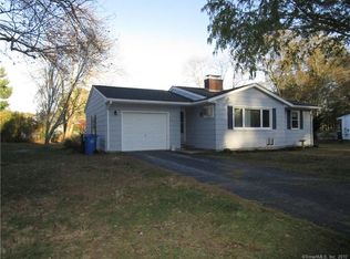 14 Oak St, Plainfield, CT 06374