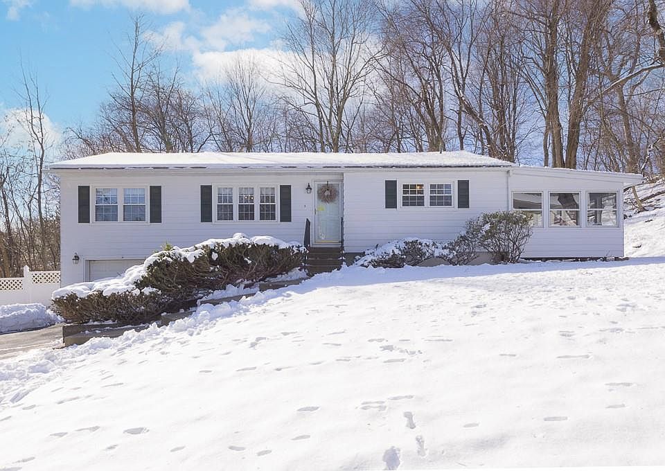 1st image of 22 Deerfield Drive