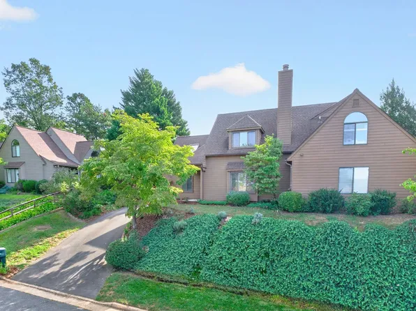 1685 Royal Oak Ct, Charlottesville, VA 22902