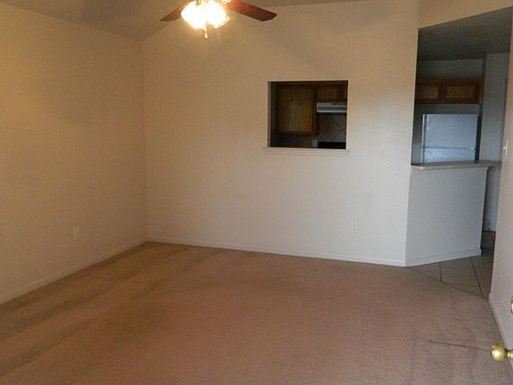 4th image of 1408 Nicholas Cir APT A