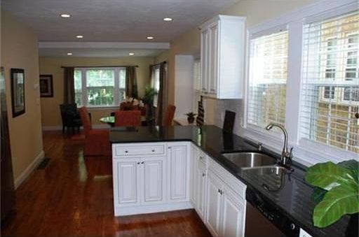 4th image of 42 Robinwood Ave #1