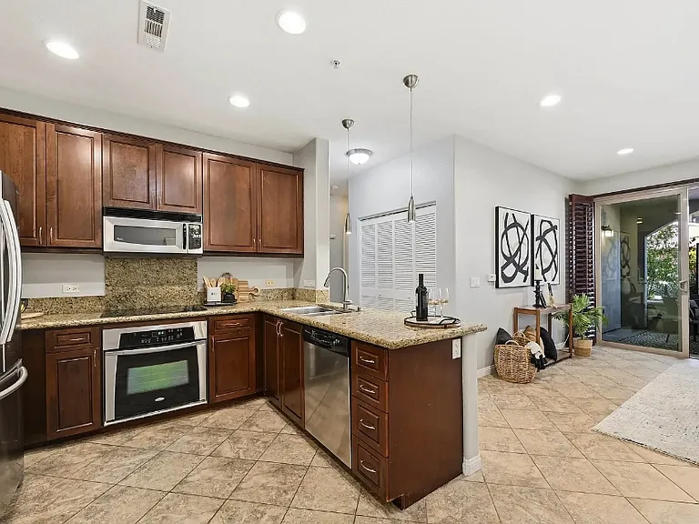 75 Log St #3D — Photo 2