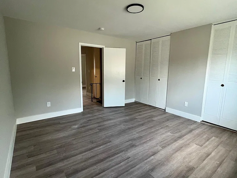 11794 Oak Manor Dr — Photo 2
