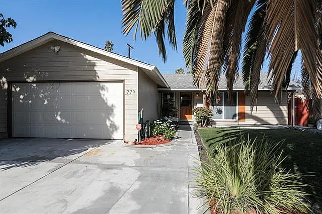 4 bed, 1433 sqft, $1,800 — Photo 1