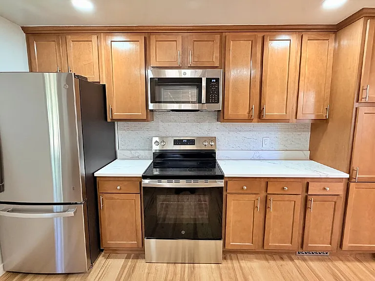 3045 N Niagara St — Photo 9