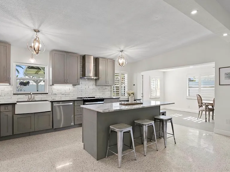 6931 Grande Vista Way — Photo 2