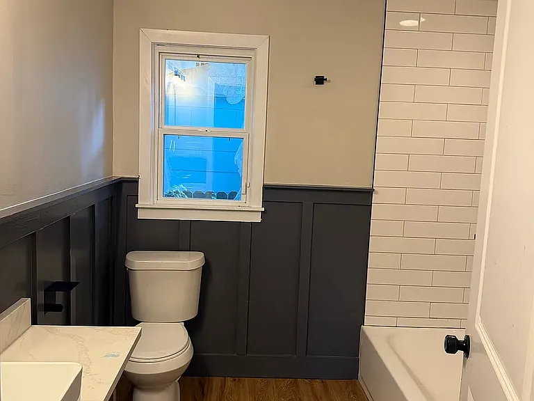 422 S Green St — Photo 6