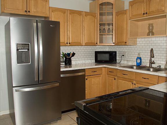 4th image of 4412 Iris St N