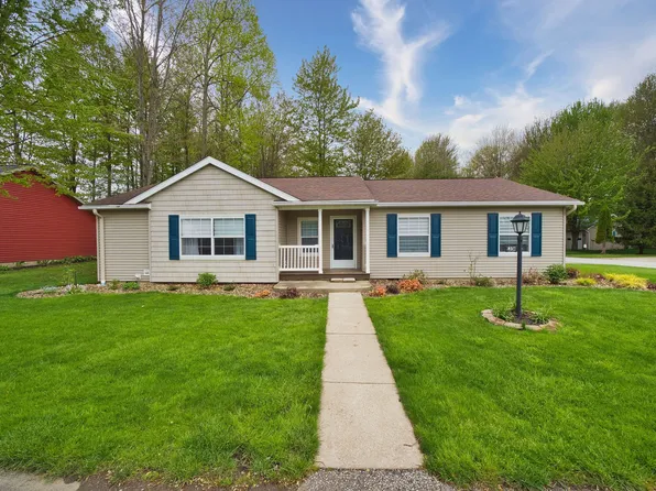5314 Champagne Ctr, Girard, PA 16417