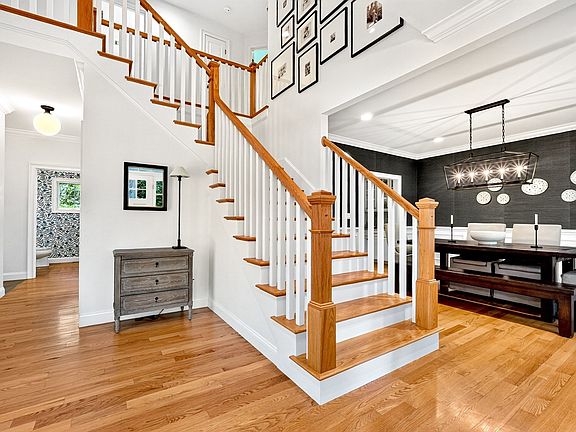 3rd image of 313 Garfield Rd