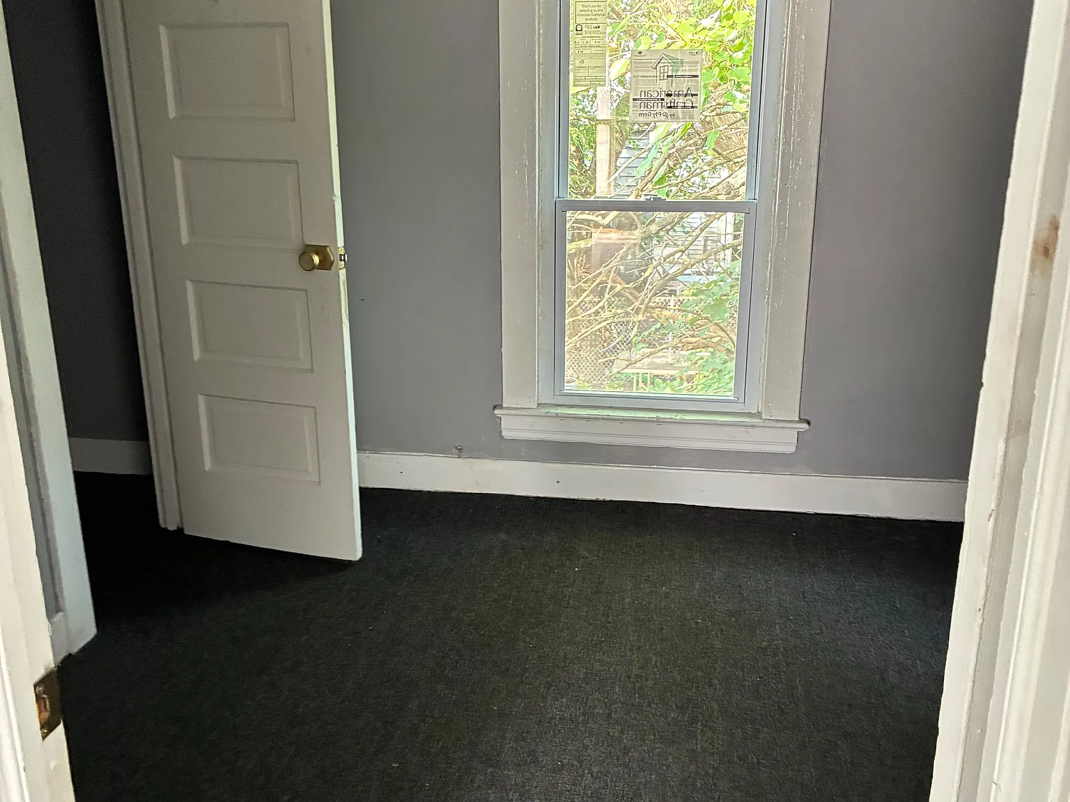 901 Ida Ave — Photo 2