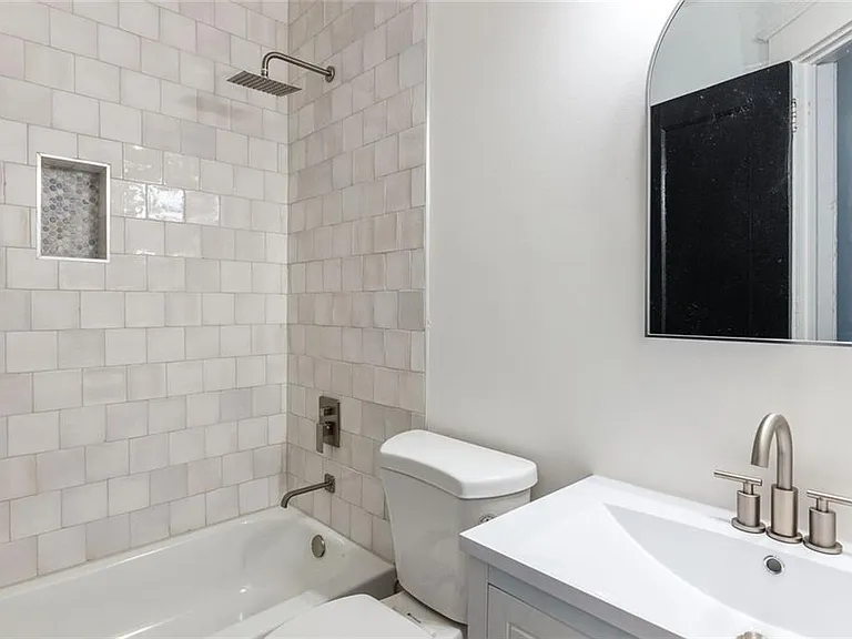 1047 Greencove Ave NE — Photo 12