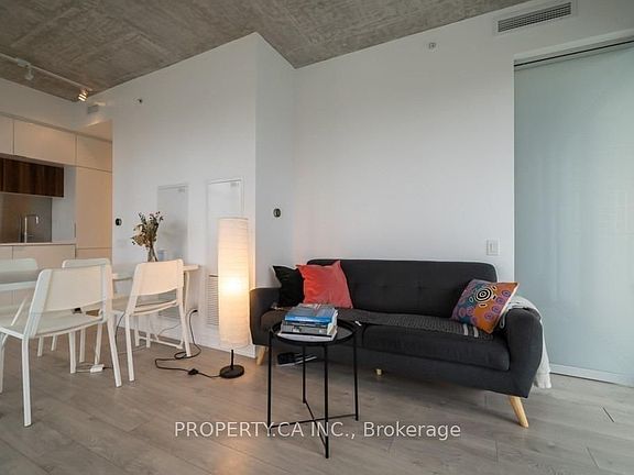 5th image of 185 Roehampton Ave #1303